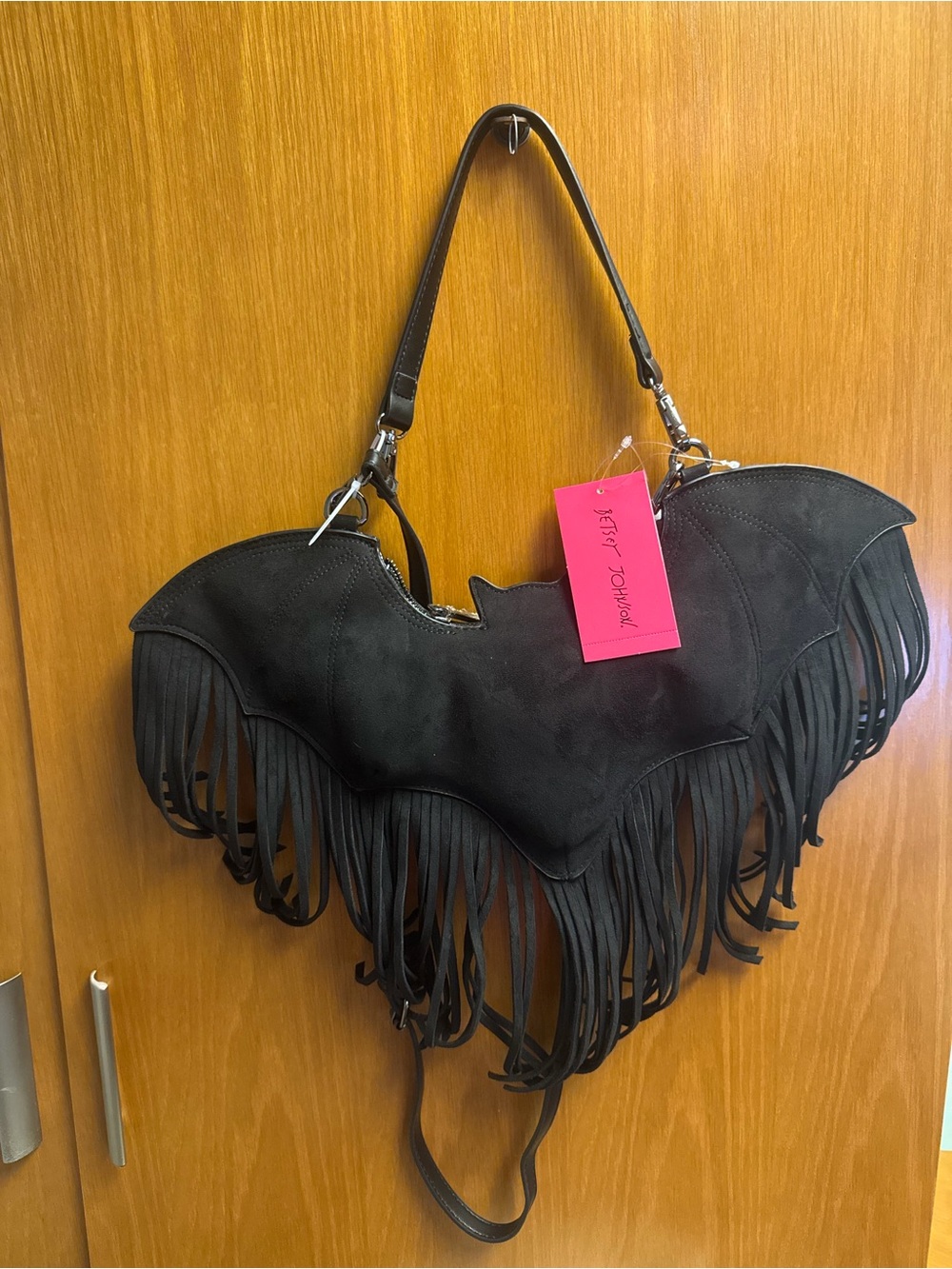 NWT Betsey Johnson Halloween Bat fringe bag Crossbody Bag Ju XOBAT - Picture 2 of 2